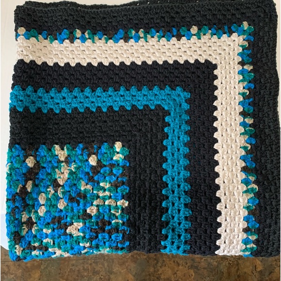 Recliner Lap Blanket Crocheted Continuous Granny Square - Picture 4 of 10